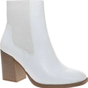 Pierre Dumas White Designer Cammy Heeled Booties ** SZ 6.5